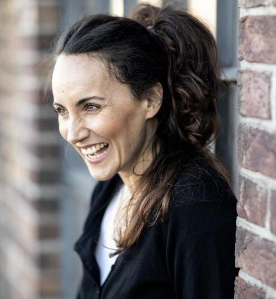 Verena W. – Schauspiel Sedcard-Foto 4 bei JustInCast