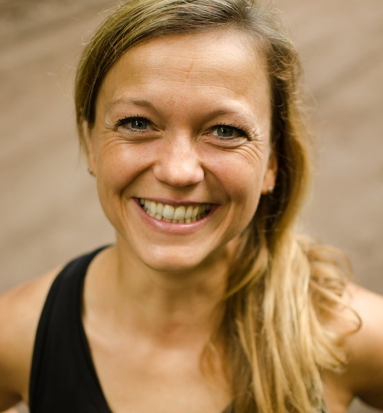 Anita H. – Moderation Sedcard-Foto 2 bei JustInCast