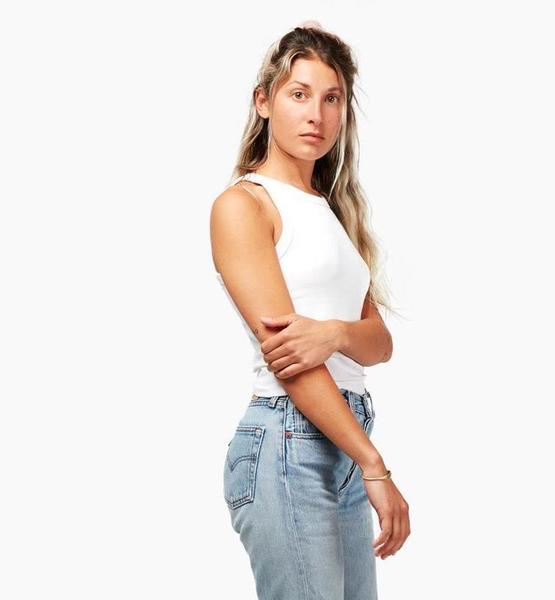 Lina C. – Real People Sedcard-Foto 3 bei JustInCast