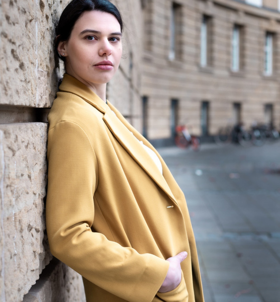 Svenja  V. – Schauspiel Sedcard-Foto 3 bei JustInCast