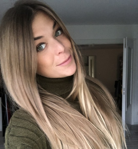 Jennifer B. – Fashion Sedcard-Foto 5 bei JustInCast