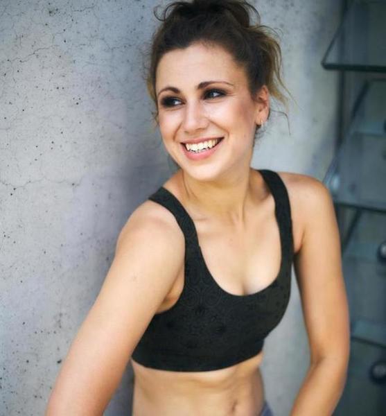 Bianka F. – Fashion Sedcard-Foto 8 bei JustInCast