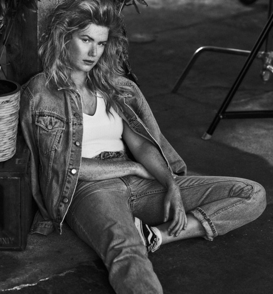 Naya  Z. – Fashion Sedcard-Foto 5 bei JustInCast