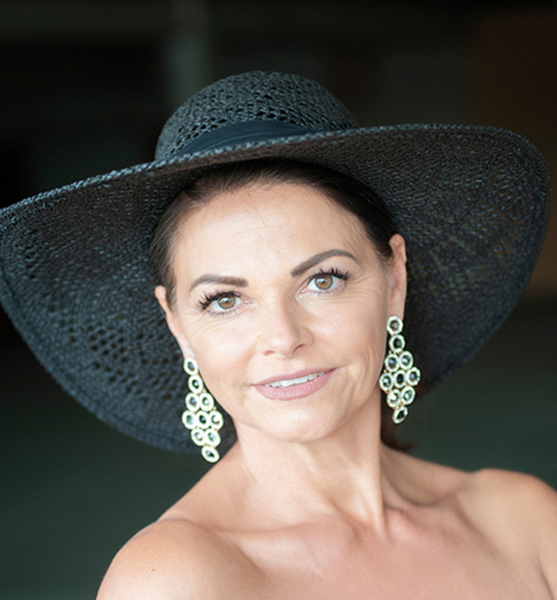 alexandra s. – Fashion Sedcard-Foto 3 bei JustInCast