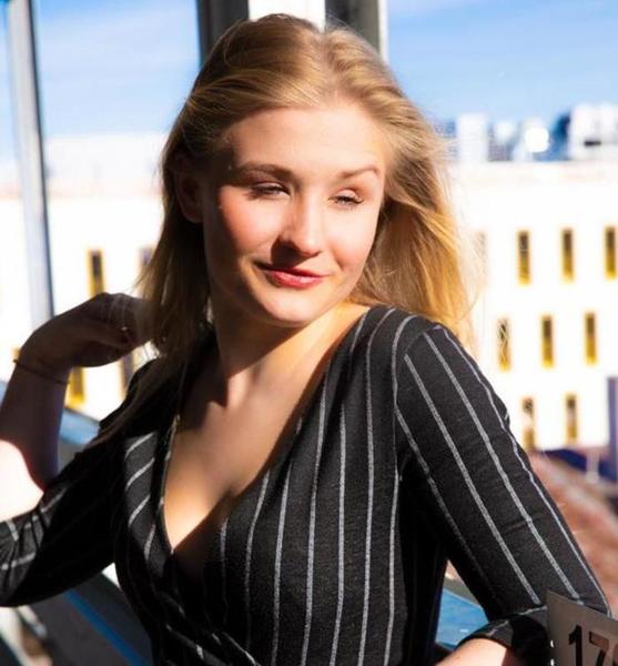Franziska H. – Schauspiel Sedcard-Foto 3 bei JustInCast