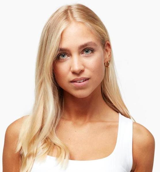 Jana Lena H. – Real People Sedcard-Foto 2 bei JustInCast