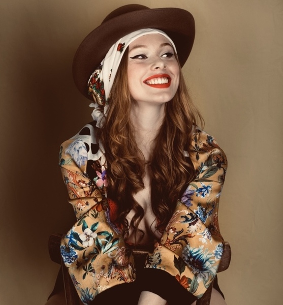 Mira U. – Fashion Profilbild bei JustInCast