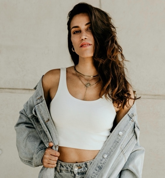 Maria E. – Schauspiel Sedcard-Foto 4 bei JustInCast