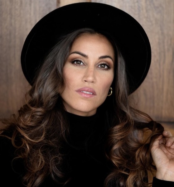Maria E. – Schauspiel Sedcard-Foto 2 bei JustInCast