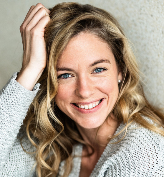 Nadine P. – Schauspiel Sedcard-Foto 2 bei JustInCast