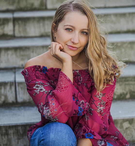 Janine C. – Schauspiel Sedcard-Foto 3 bei JustInCast