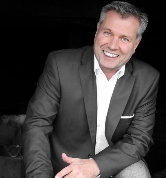 Andreas R. – Presenting profile image at JustInCast