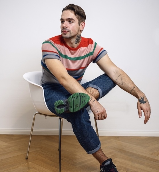 Fabian N. – Tanz Sedcard-Foto 5 bei JustInCast