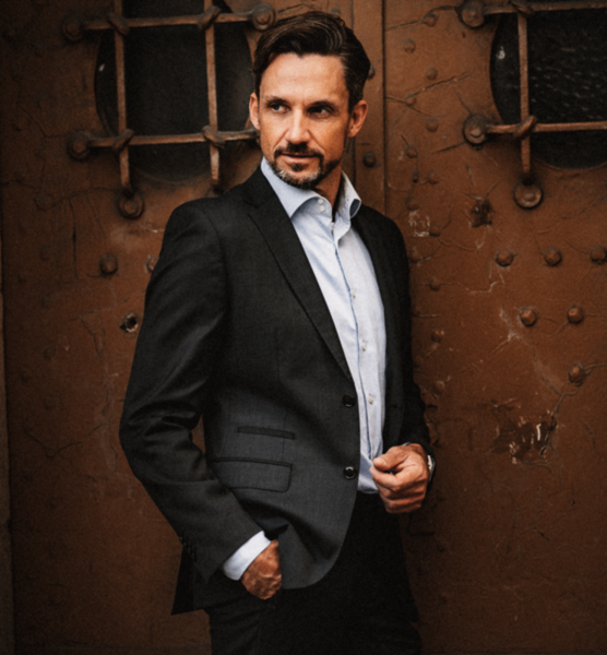 Mark L. – Fashion sedcard image 3 at JustInCast