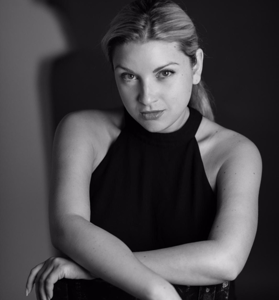 Stella V. – Schauspiel Sedcard-Foto 2 bei JustInCast