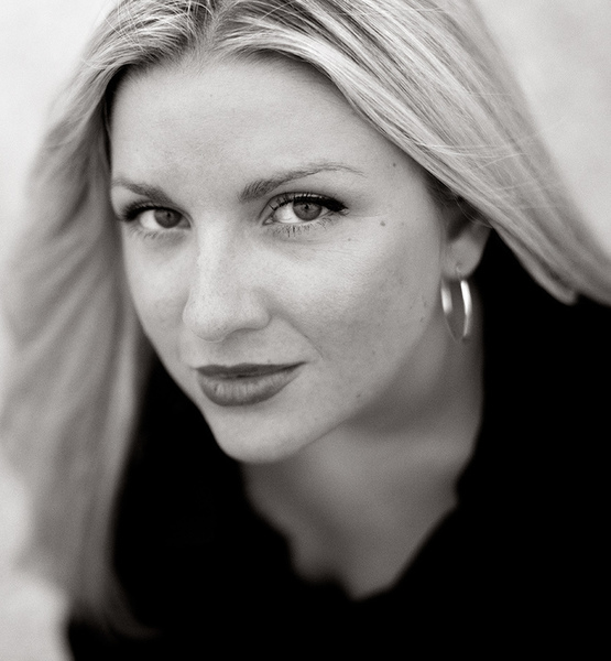 Stella V. – Schauspiel Sedcard-Foto 3 bei JustInCast