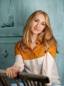 Angelina – Schauspieler & Darsteller Sedcard bei JustInCast
