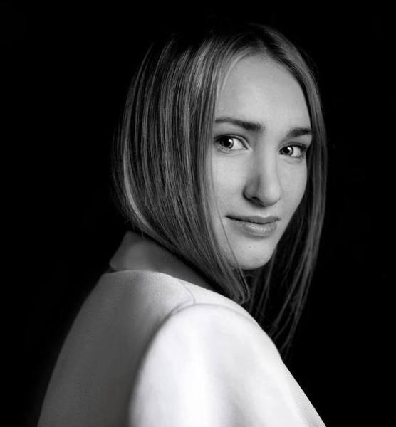 Angelina D. – Schauspiel Sedcard-Foto 5 bei JustInCast