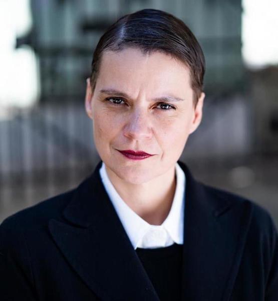 Petra M. – Schauspiel Sedcard-Foto 4 bei JustInCast