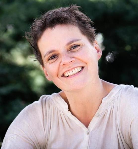Petra M. – Schauspiel Sedcard-Foto 5 bei JustInCast