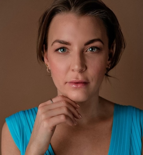 Stefanie  G. – Fashion Sedcard-Foto 2 bei JustInCast