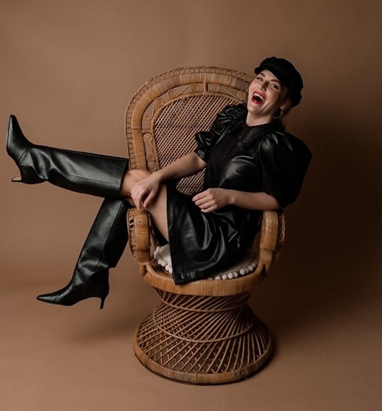 Stefanie  G. – Fashion Sedcard-Foto 3 bei JustInCast