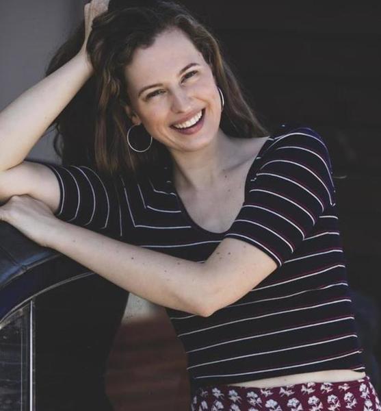 Alena H. – Schauspiel Sedcard-Foto 6 bei JustInCast