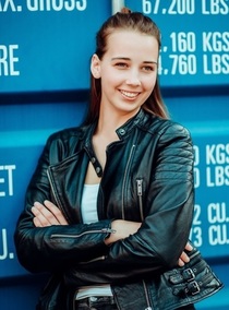 Larissa – Schauspieler & Darsteller Sedcard bei JustInCast