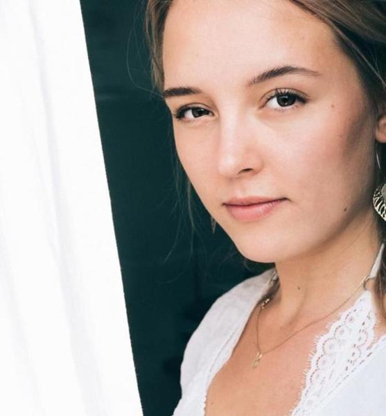 Anna Franziska Mercedes B. – Schauspiel Sedcard-Foto 2 bei JustInCast