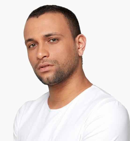 Raul Q. – Real People Sedcard-Foto 2 bei JustInCast