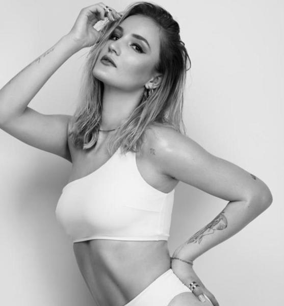 Carolin G. – Tanz Sedcard-Foto 4 bei JustInCast