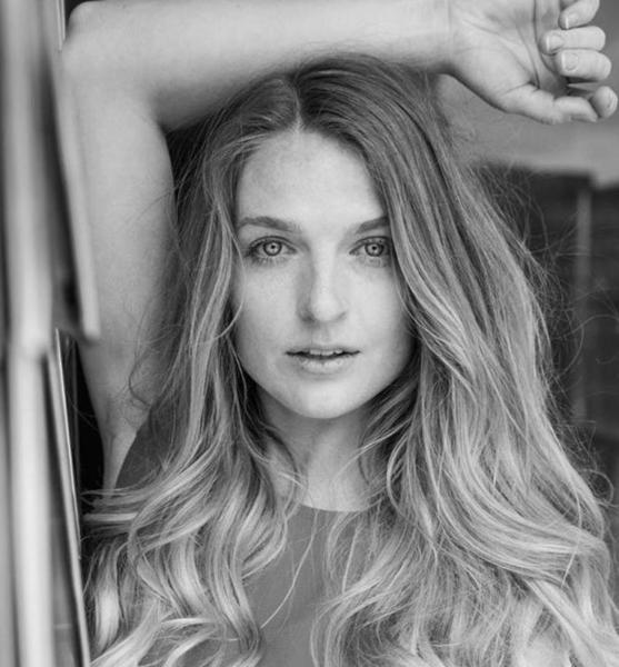 Michelle G. – Fashion Sedcard-Foto 2 bei JustInCast