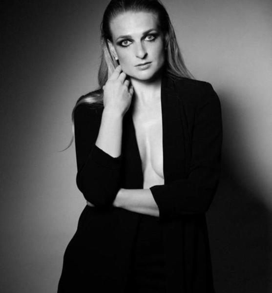 Michelle G. – Fashion Sedcard-Foto 3 bei JustInCast