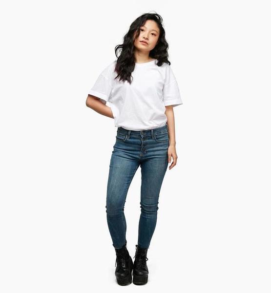 Yeaeun J. – Fashion Sedcard-Foto 10 bei JustInCast