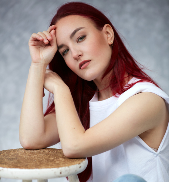 Pia-Lorette S. – Fashion Sedcard-Foto 2 bei JustInCast