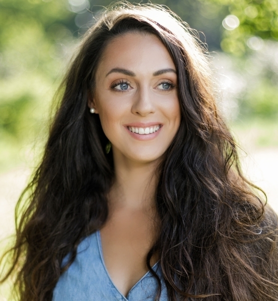 Marisa D. – Fashion Sedcard-Foto 2 bei JustInCast