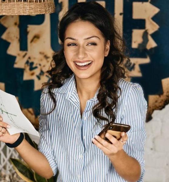 Cansu Ö. – Fashion Sedcard-Foto 3 bei JustInCast