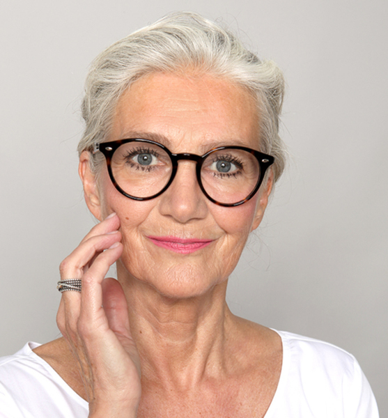 Regina (Gina) R. – Fashion Sedcard-Foto 2 bei JustInCast