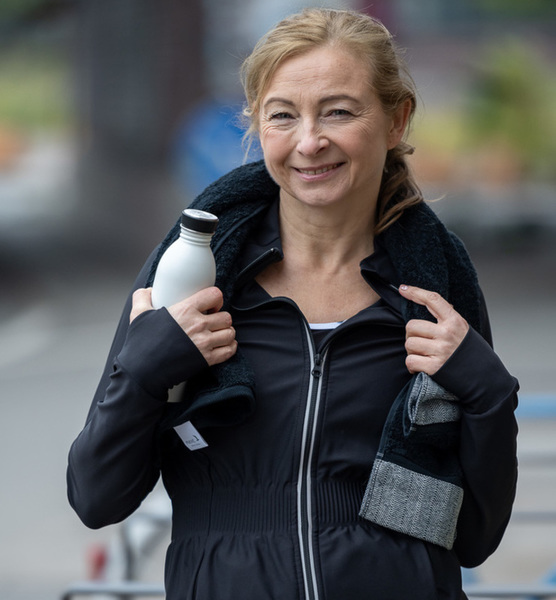 Beate Anna C. – Fashion Sedcard-Foto 5 bei JustInCast