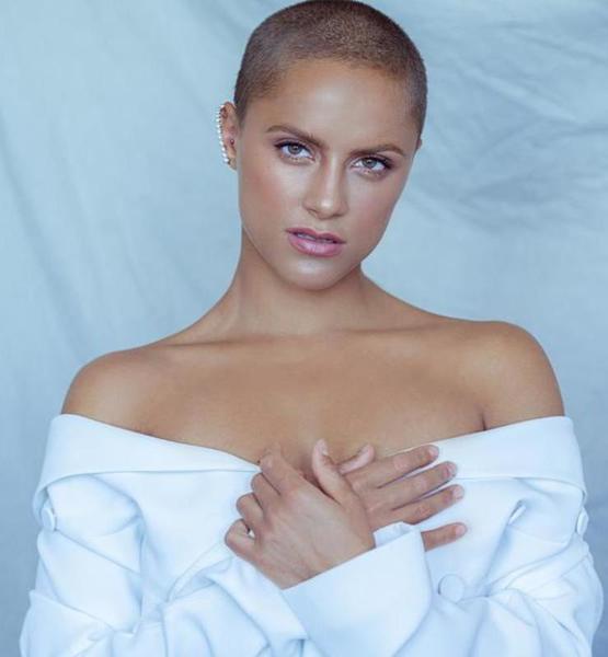 Aischa Dawn I. – Fashion Profilbild bei JustInCast