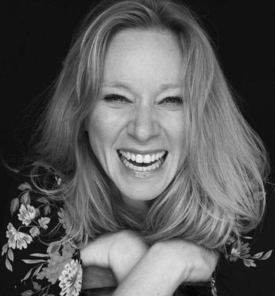 Valerie  L. – Schauspiel Sedcard-Foto 2 bei JustInCast