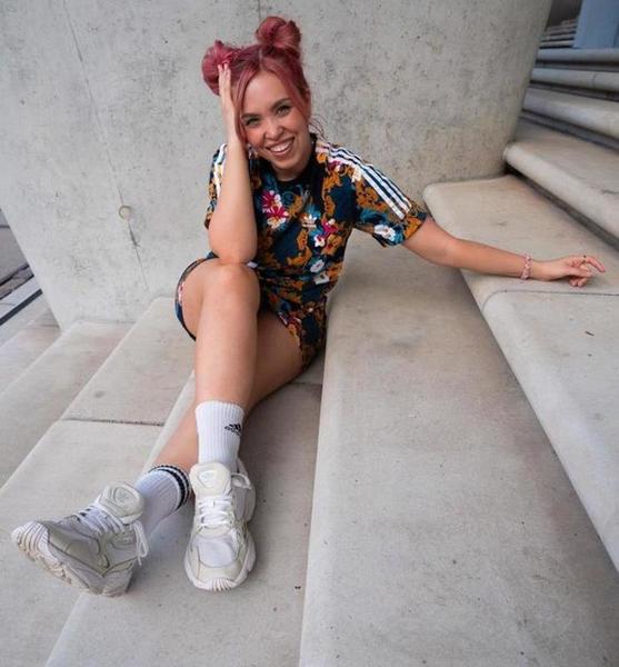 Alexandra S. – Fashion Sedcard-Foto 5 bei JustInCast