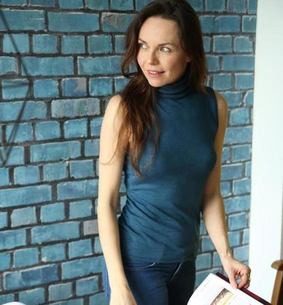 Yvonne E. – Schauspiel Sedcard-Foto 5 bei JustInCast
