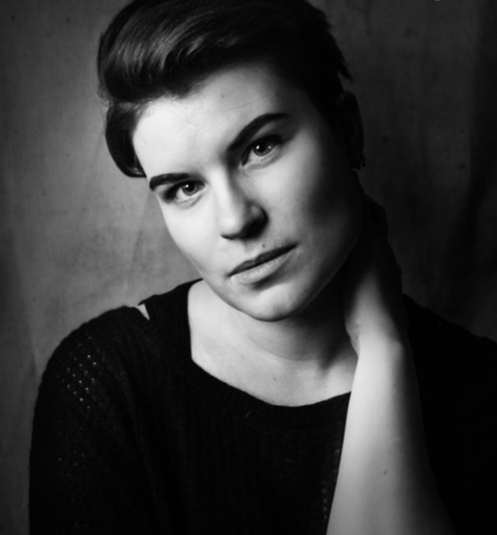 Stephanie S. – Schauspiel Sedcard-Foto 2 bei JustInCast
