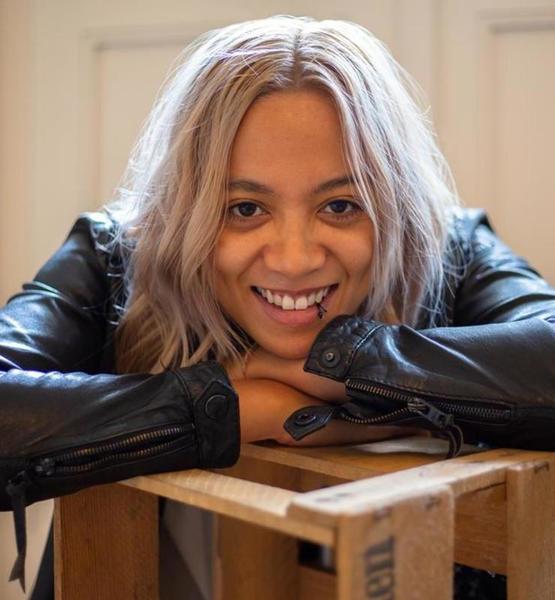 Kerri S. – Schauspiel Sedcard-Foto 4 bei JustInCast