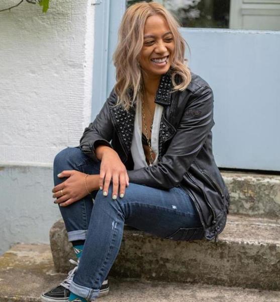 Kerri S. – Schauspiel Sedcard-Foto 5 bei JustInCast