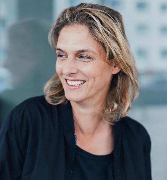 julia d. – Schauspiel Sedcard-Foto 4 bei JustInCast