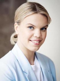 Nadine – Schauspieler & Darsteller Sedcard bei JustInCast