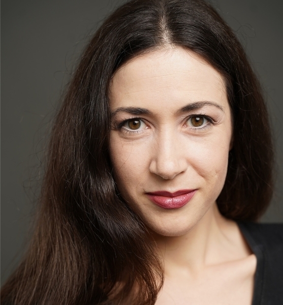 Milka I. – Schauspiel Sedcard-Foto 2 bei JustInCast