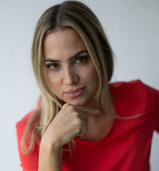 Teresa  H. – Schauspiel Sedcard-Foto 2 bei JustInCast